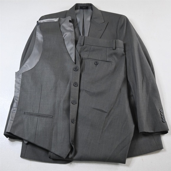 J Ferrar 38S 34x32 Gray 3 Piece Vest Mens Jacket Pants Suit‎